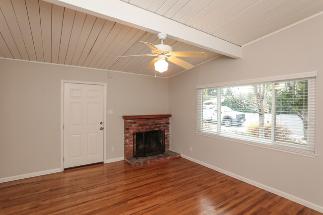 Living room entry - vaulted ceilings, double pane windows - 3321 Alma St