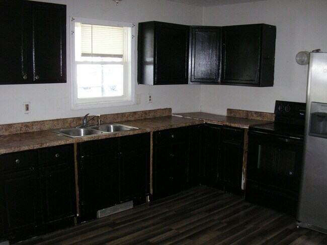 Building Photo - 1180 Fair St