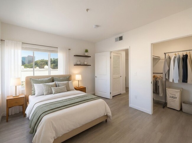 Interior Photo - Cahuenga Place