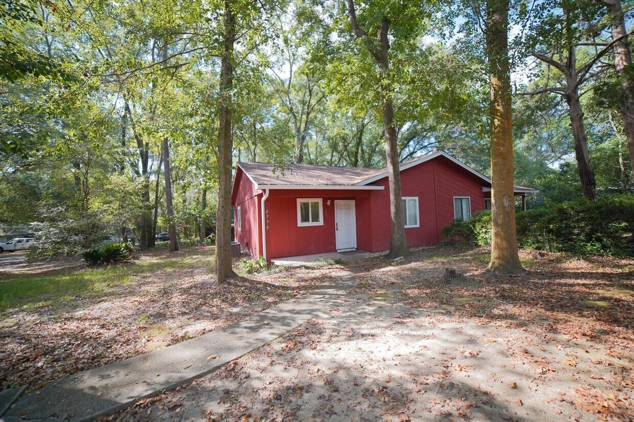 Foto principal - 2739 W Tharpe St