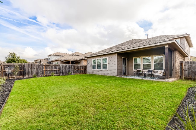 Foto del edificio - 7919 Deepwell Dr