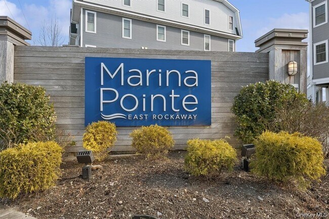 Foto del edificio - 225 Marina Pointe Dr