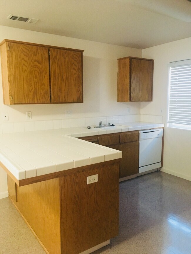 Foto del edificio - Spacious Apartment!!!