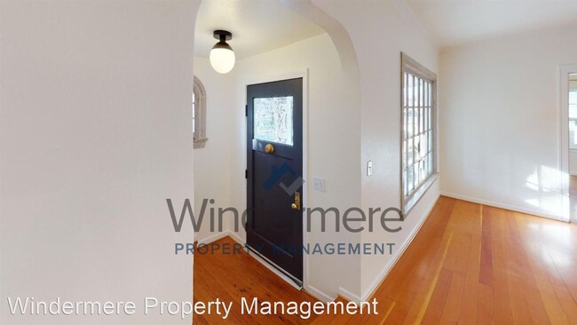 Building Photo - 3 br, 1 bath House - 207 S Howard Street