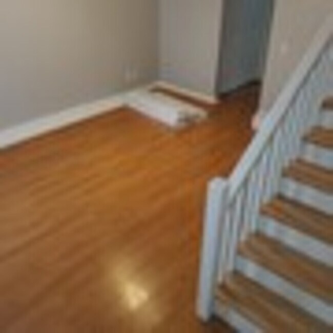 Building Photo - 211 Cliftview Dr