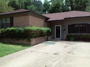 Building Photo - 112 W Scotland Dr