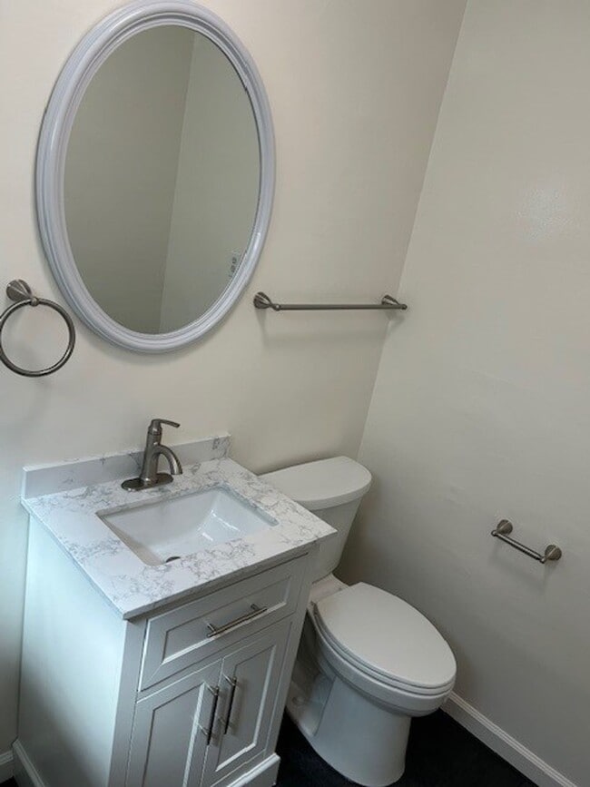 Foto del edificio - 1730 E. 7th St. #17