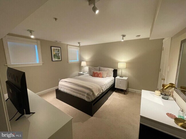 Foto del edificio - 1747 Willard St NW