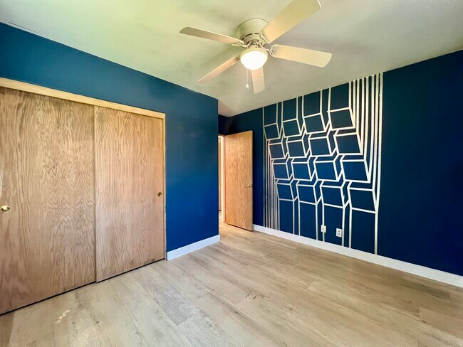 Dormitorio 2 del piso superior - 1420 3rd Ave SW