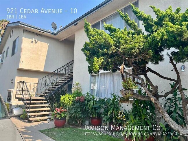 Foto del edificio - 921 Cedar Ave