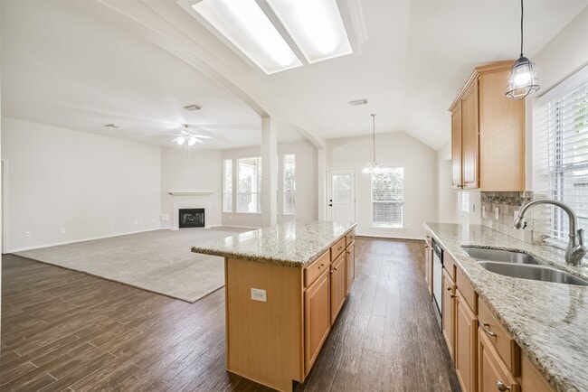 Building Photo - 17515 Fairgrove Park Dr