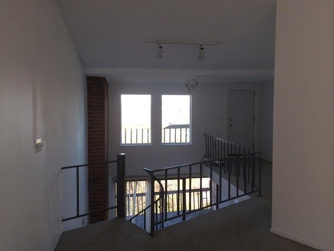 Building Photo - 2522 Glenway Ave