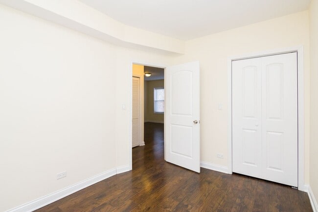 Foto del edificio - 4715 W Cornelia Ave