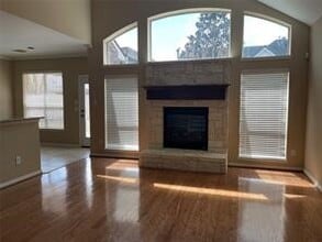 Building Photo - 1515 Mesa Verde Dr