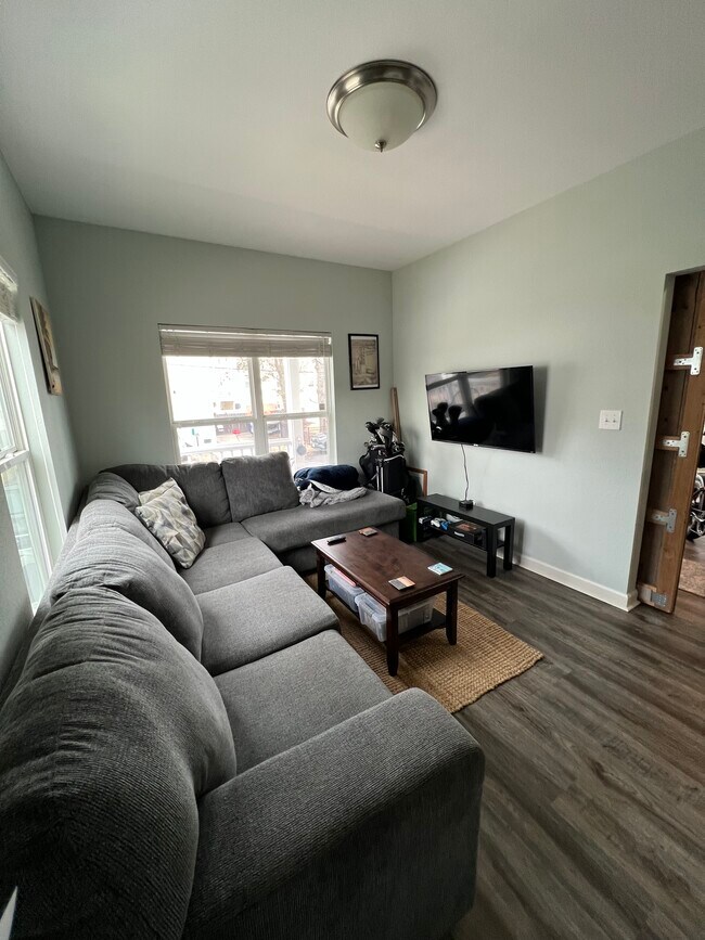 Dormitorio de la planta baja - 9572 6th Bay St