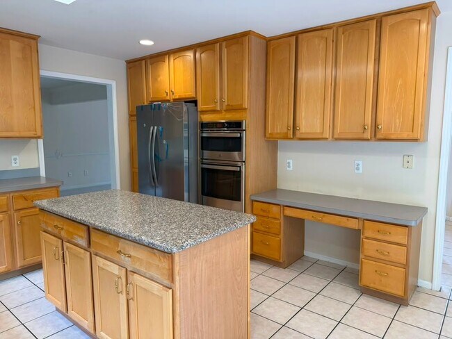 Foto del edificio - 7782 Watford Dr