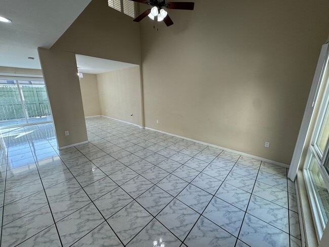 Building Photo - 3 Bedroom 1.5 Bathroom -  Attached garage