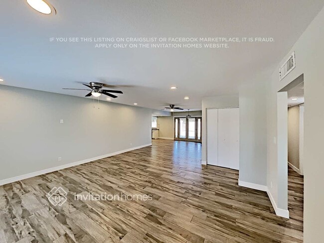 Building Photo - 2136 E Broadmor Dr