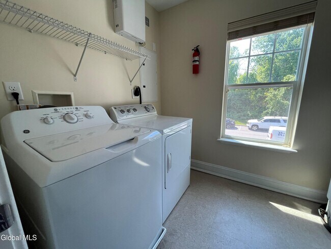 Foto del edificio - 60 Weibel Ave