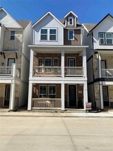 Building Photo - 203 S Village Way