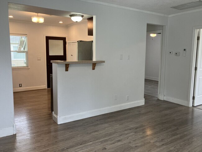 Foto del edificio - 321 Magnolia Ct NW