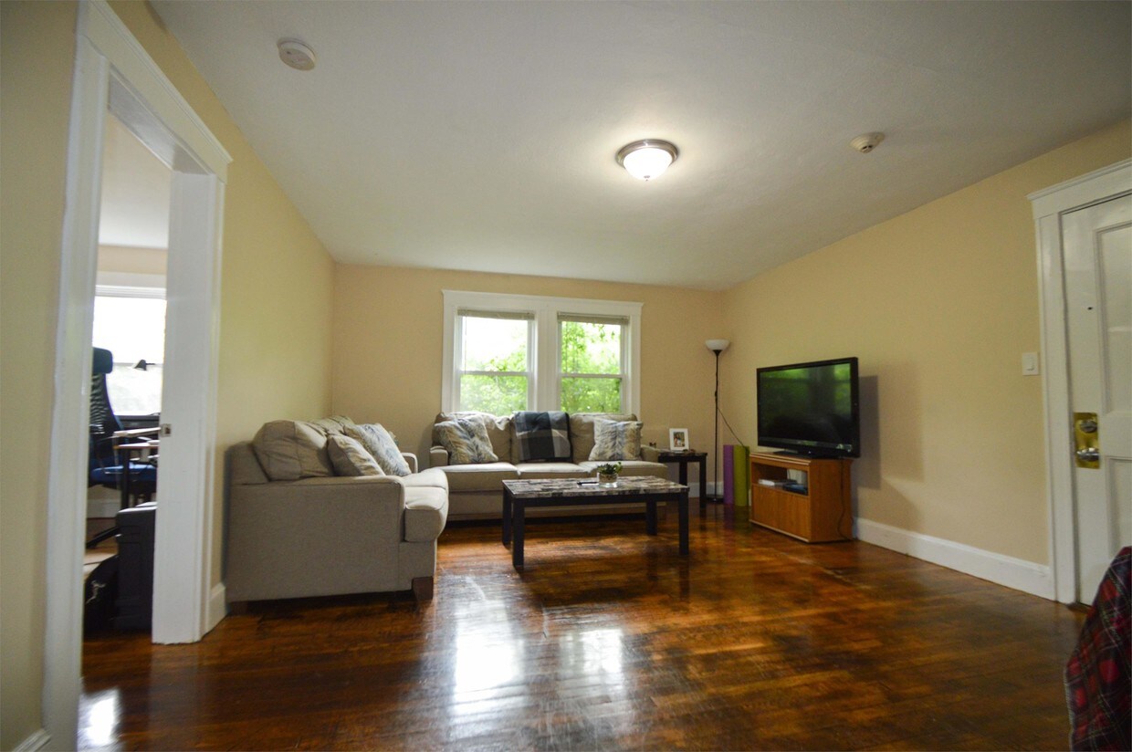 Foto principal - 4907 Washington St