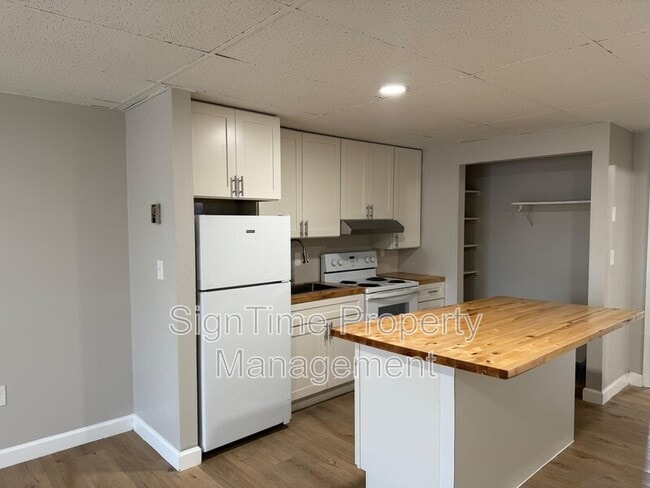 Building Photo - 229 Jonathan St