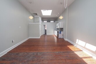 Building Photo - 1527 South St