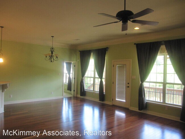 Foto del edificio - 3 br, 2 bath House - 35 PENNSYLVANIA COURT