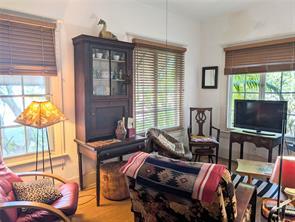 Building Photo - 1701 Siesta Dr