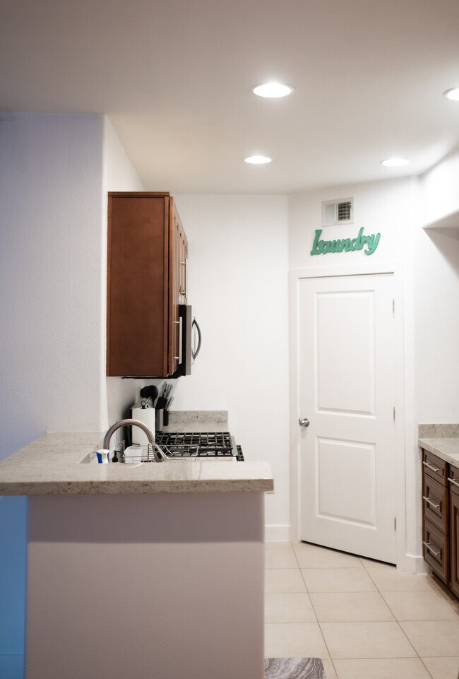 Foto del edificio - 6900 E Princess Dr