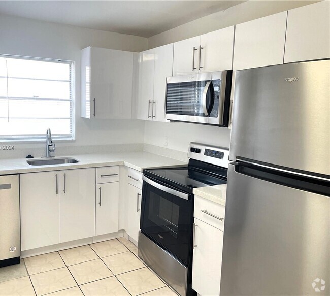 Village of Kings Creek Apartments for Rent with Gym/Fitness Center Miami, FL 3 Rentals