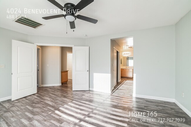 Building Photo - Gorgeous 4 bed 3 bath