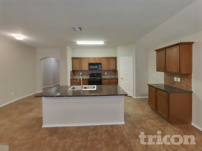 Building Photo - 1114 Bellevue Dr