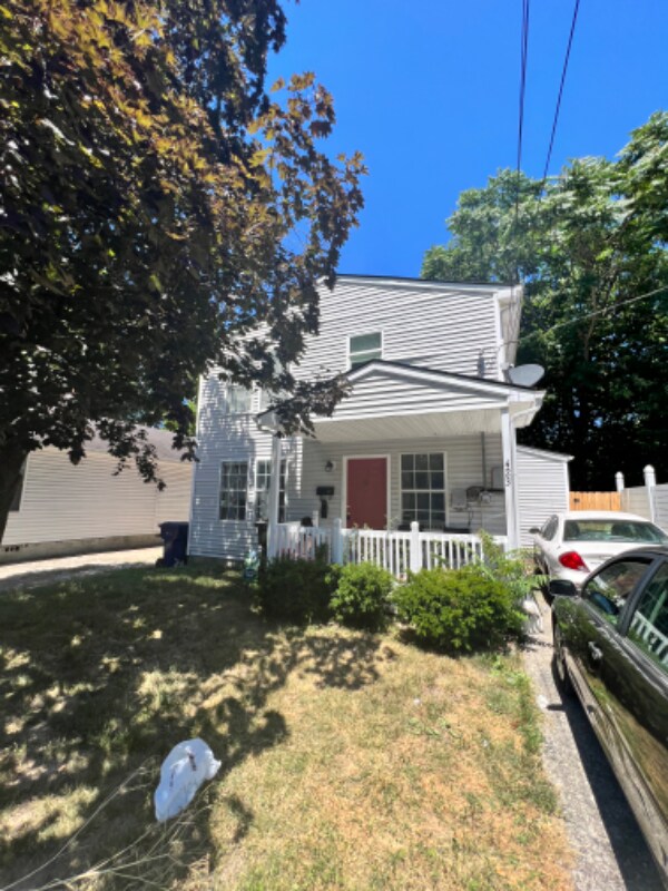 Building Photo - 423 Hawkins Ave