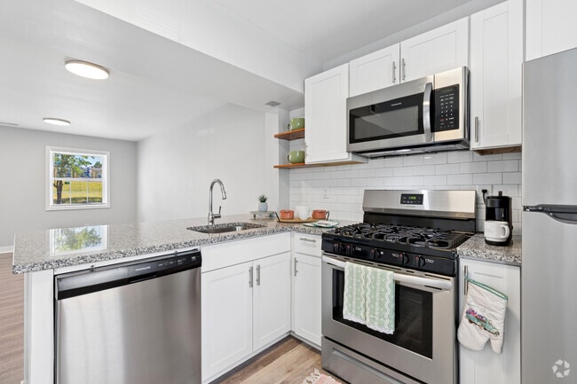 2BR, 1.5BA - 785SF - Kitchen - Avenue C Apartments