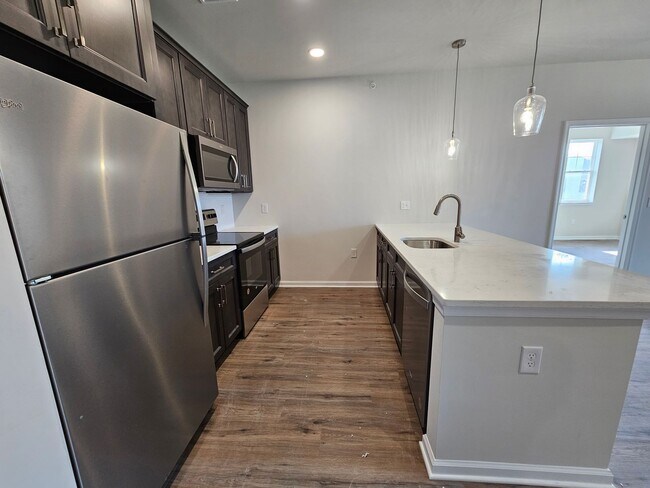 Building Photo - First Floor 1 bedroom