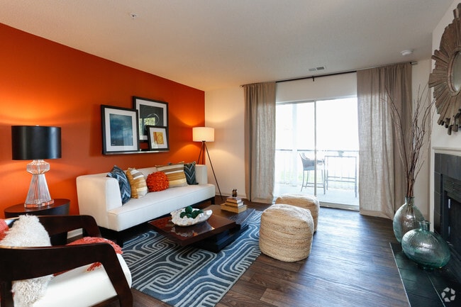 Living Room - Sailpointe at Lake Norman
