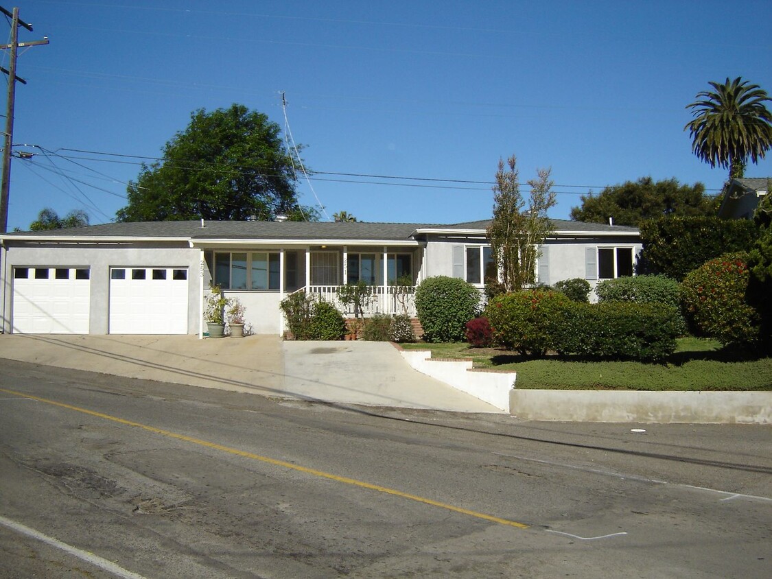 Primary Photo - Coming Soon- Vista 2 bed 1 bath duplex unit