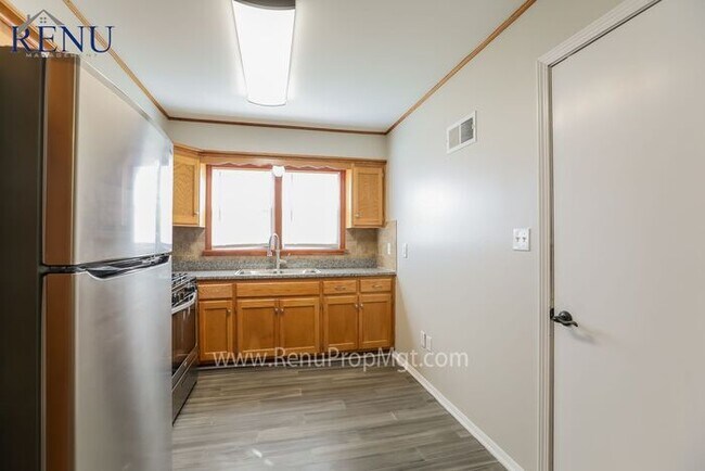 Building Photo - Available NOW! Cute 3 Bed 1.5 Bath home in...