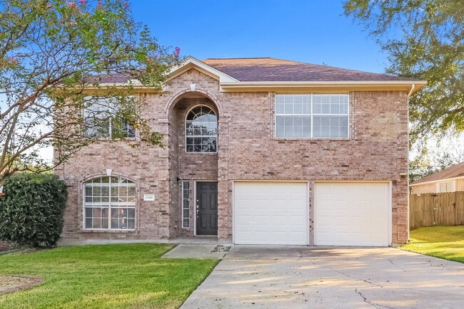 Building Photo - 10410 Enchanted