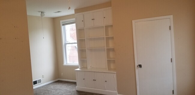 Building Photo - 108 S State St