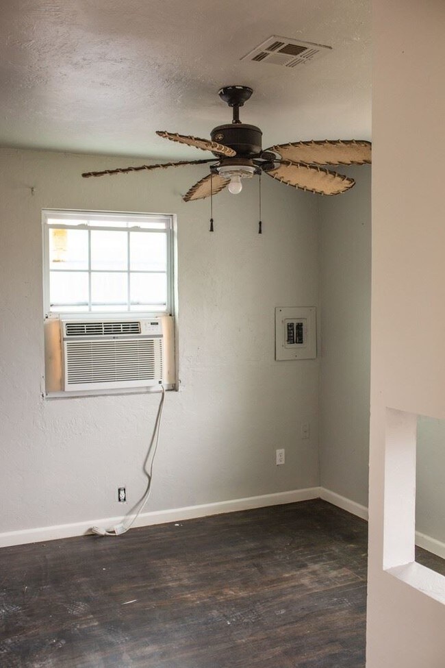 Building Photo - 2 br, 1 bath House - 4120 Jones Blvd.