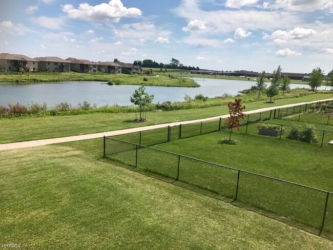 Foto del edificio - 112 S Park Ridge Rd