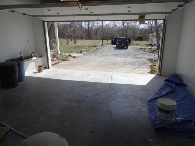 Building Photo - 11000 E St Charles Rd
