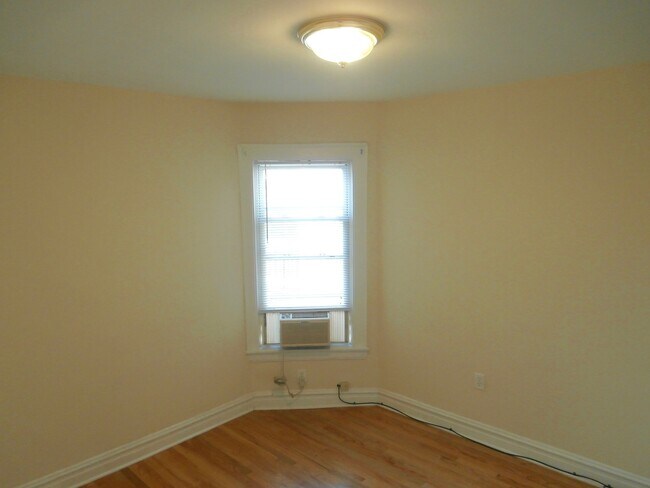 Foto del edificio - 4810 N Kentucky Ave