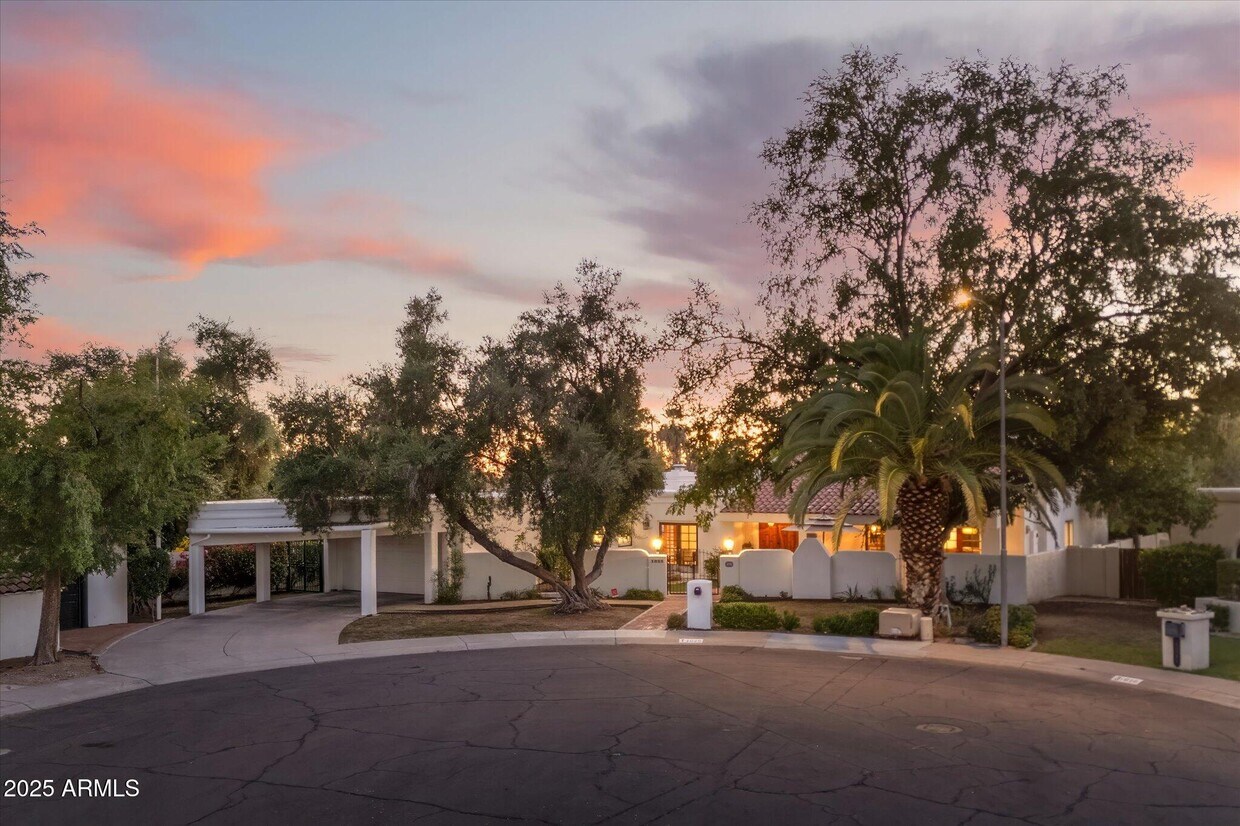 Foto principal - 1025 E Morten Ave