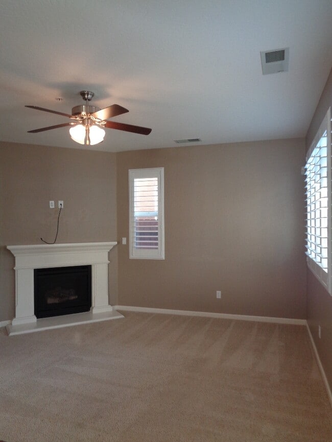 Building Photo - 1737 W Dali Way