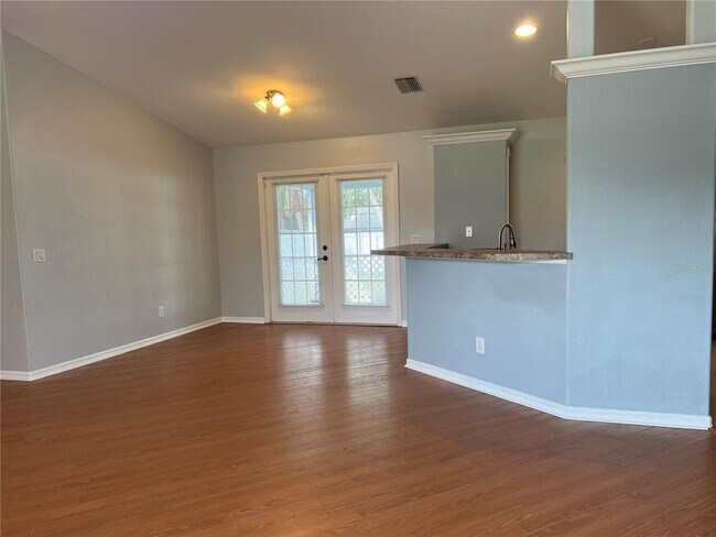 Building Photo - 3375 Mayflower Terrace