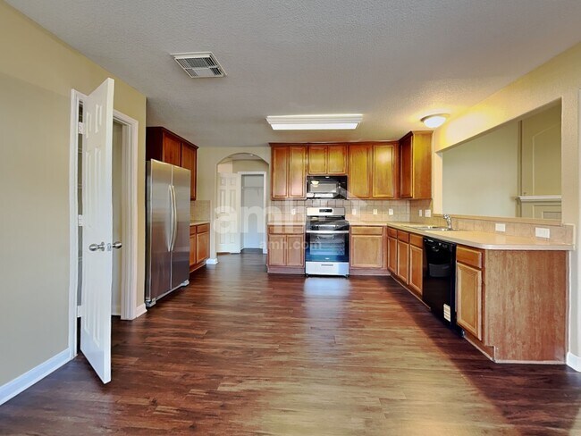 Foto del edificio - 22927 Lily Creek Dr